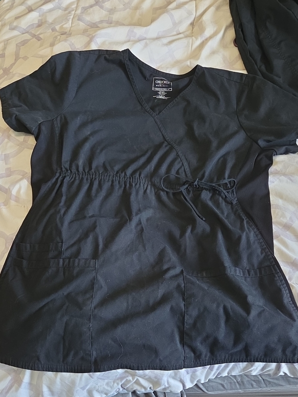 Set Cherokee Black Maternity Scrub Top with Tie Waist And Matching Scrub Bottom